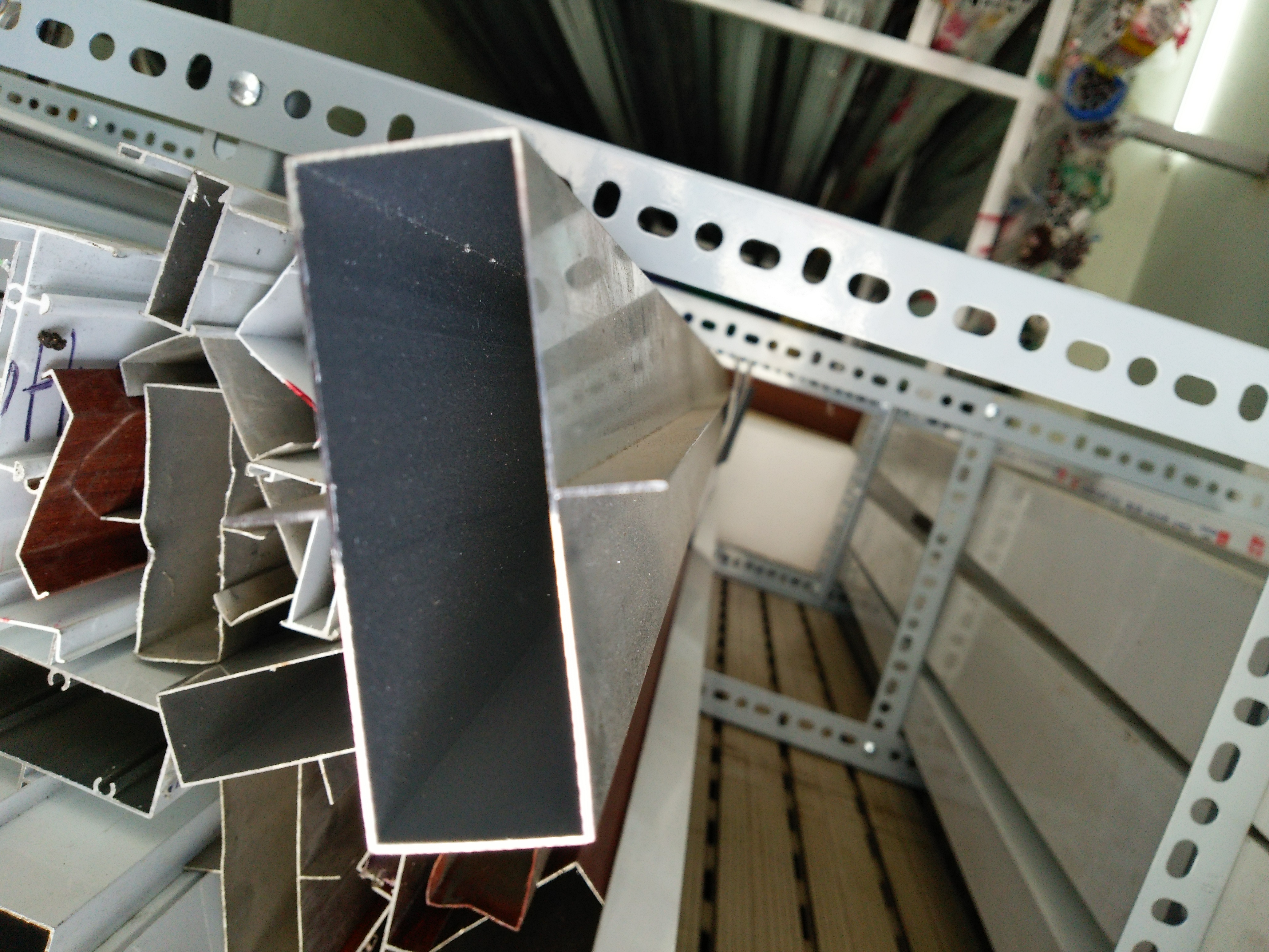 ĐỨNG HỘP 7012 (2506)