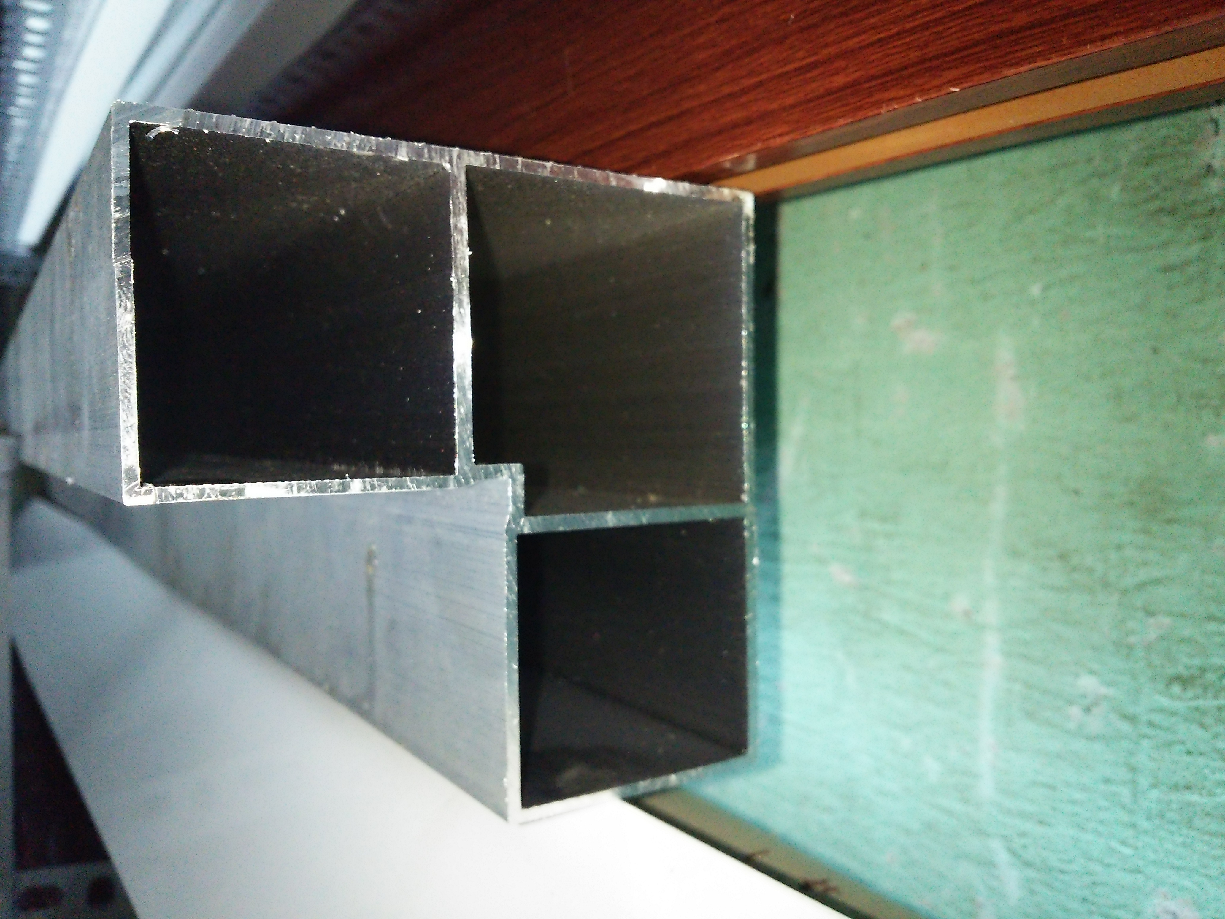 THANH V 3 LỖ LỚN